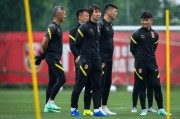 kaiyun体育网-国足封闭区内上量训练 李铁继续冲刺12强赛